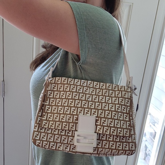 Fendi Rare Mamma Forever Rubberized Logo Bag - Picture 14 of 15